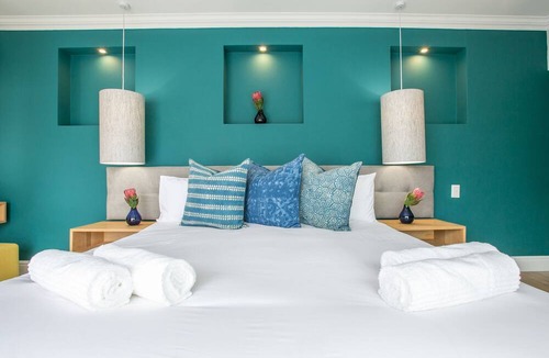 Hout Bay House | Hout & About Guest House