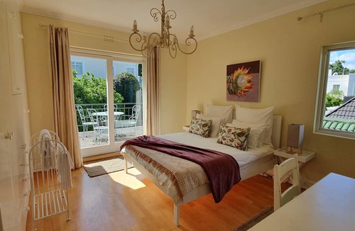 Newlands House | On Pinewood Guest House