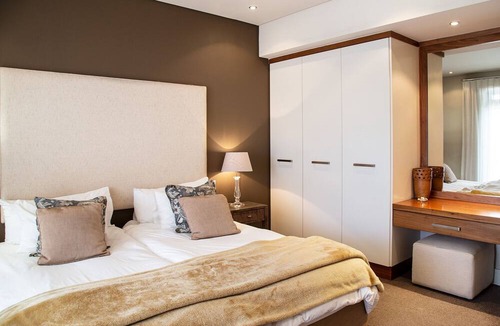 Hermanus City-Centre Hotel | Marine Square Luxury Suites
