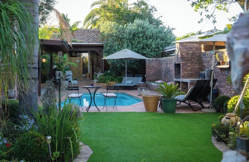 Oudtshoorn Bed & Breakfast | Earthbound B&B