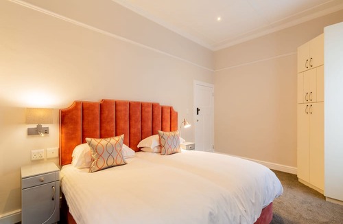 Stellenbosch Central Hotel | Boschhuis Apartments - Stellenbosch