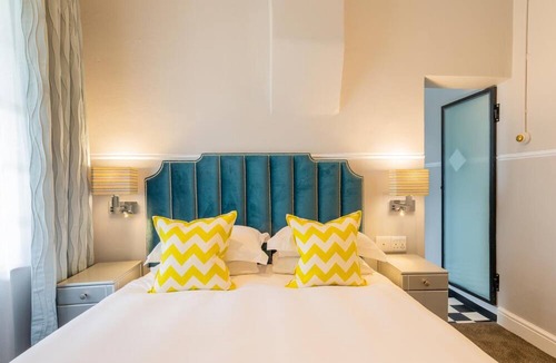 Stellenbosch Central Hotel | Boschhuis Apartments - Stellenbosch