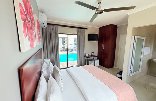 Bluewater Bay House | Le Blue Guesthouse