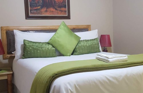 Krugersdorp North House | African Sky Bed and Breakfast