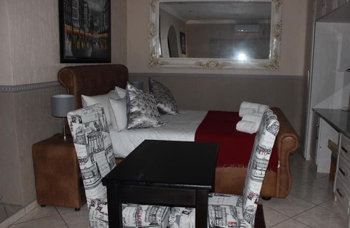 Carletonville House | Romans Rest Guest House