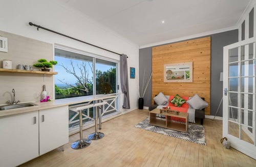 Port Elizabeth Apartment | Sea Studio - Sea-facing