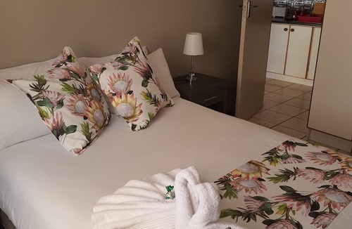 Kimberley House | Caledon Overnight Rooms