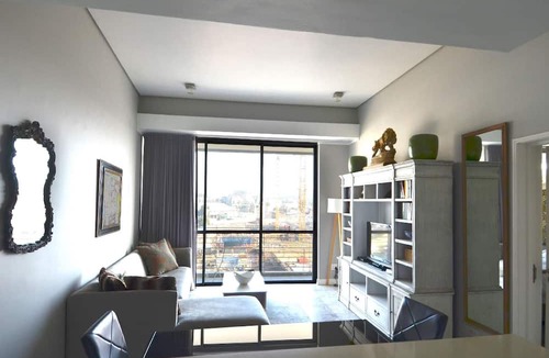 Victoria and Alfred Waterfront Apartment | Apartment "Harbour Bridge" with communal pool