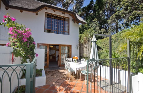Steenberg Estate Cabin | Plotsklaps Self Catering Cottage