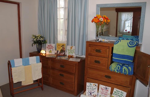 Steenberg Estate Cabin | Plotsklaps Self Catering Cottage