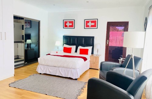Kempton Park House | Airport Royal Guest House