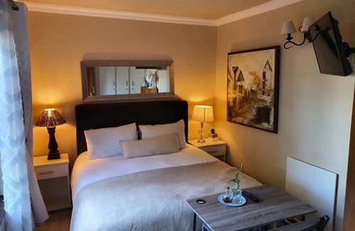 Greater Johannesburg Metropolitan Area Hotel | Pepper Tree BnB
