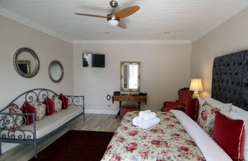 Die Barakke House | Elephant Country Guest House