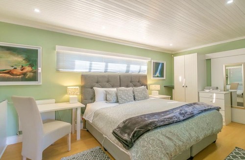 Pinelands House | Inn Style Guesthouse