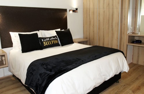 Mouille Point Apartment | 205 New Cumberland