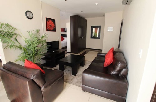 Greater Johannesburg Metropolitan Area Hotel | Alcazaba Lodges