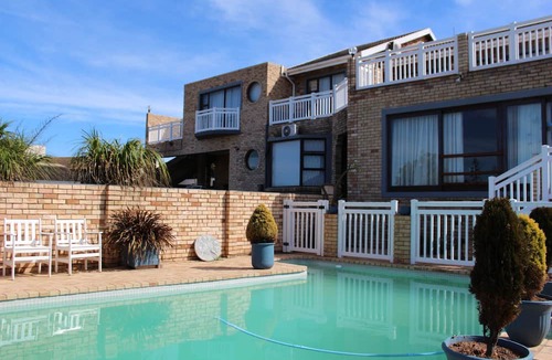 Bluewater Bay Bed & Breakfast | Bluewater Beachfront Guesthouse