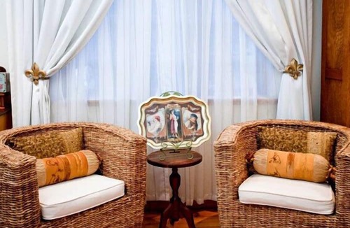 Oudtshoorn House | Thylitshia Villa