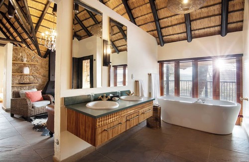 Pilanesberg National Park Cabin | Tshukudu Bush Lodge