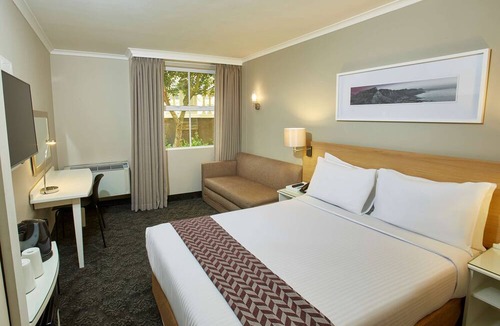 Century City Hotel | StayEasy Century City