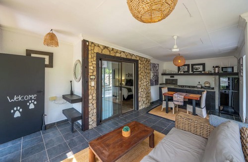 Marloth Park Cabin | Foxy Crocodile Bush Lodge & Kruger Safaris