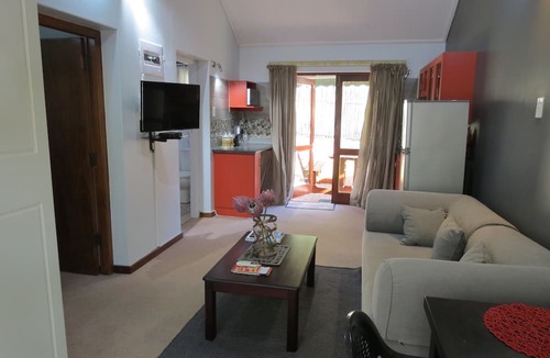 Grahamstown Hotel | 1 on Ross
