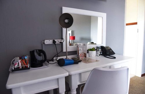 Greater Johannesburg Metropolitan Area Hotel | Constantia Hotel and Conference Centre