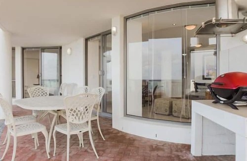 Strand Hotel | Hibernian Towers 505 Apartments