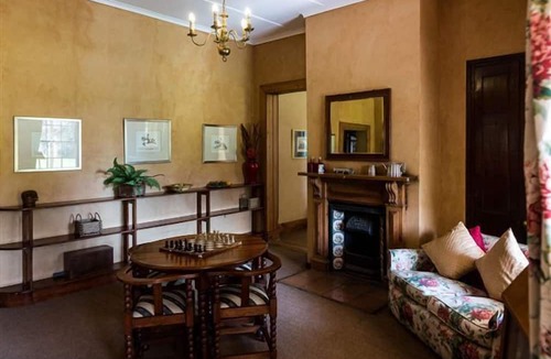 Curry's Post Hotel | Old Halliwell Country Inn