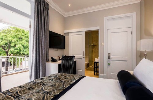 Essenwood Hotel | Avondale Boutique Hotel