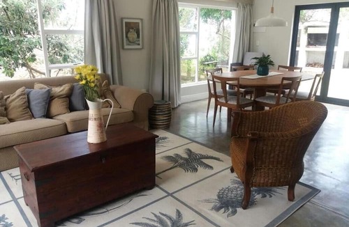 L'Agulhas House | Breeze in