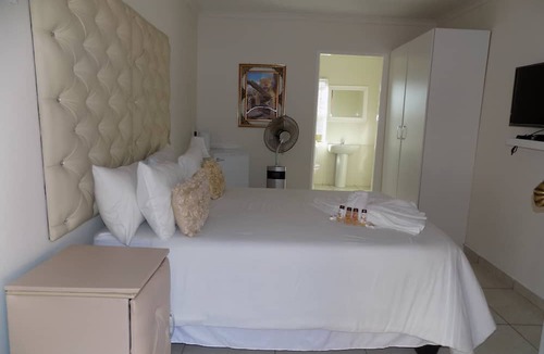 Moses Kotane House | Joezebel Guest House