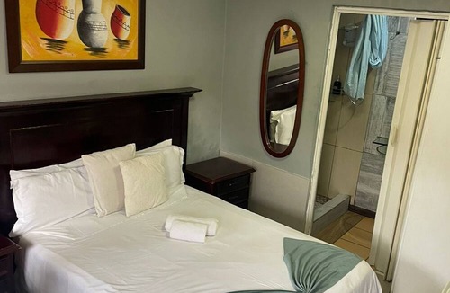 Phuthaditjhaba House | Unathi Guest Lodge
