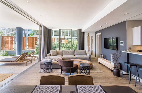 Victoria and Alfred Waterfront Hotel | Mountain Marina Luxury Apartments