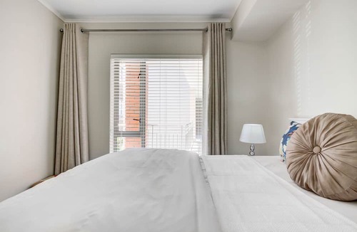 Century City Apartment | UniqueStay Mayfair Luxury Apartment