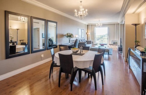 Green Point Hotel | Cape Royale - WHosting