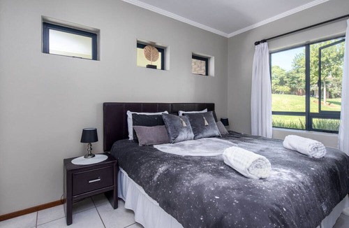 Greater Johannesburg Metropolitan Area Hotel | Jackal Creek Self-Catering Apartments