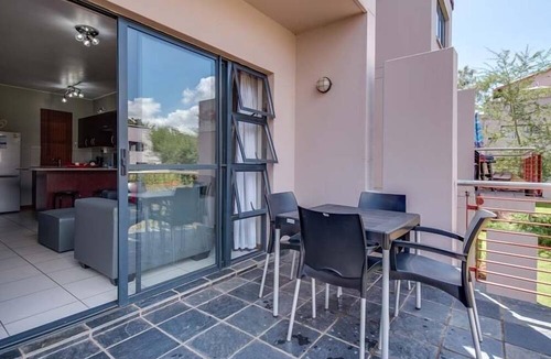 Greater Johannesburg Metropolitan Area Hotel | Jackal Creek Self-Catering Apartments