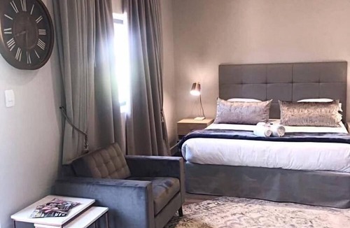 Waverley House | 30 on Whites Guesthouse