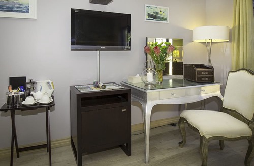 Simon's Town Bed & Breakfast | Magellans Hotel