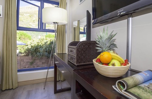 Simon's Town Bed & Breakfast | Magellans Hotel