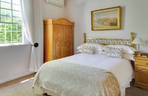 Stellenbosch Central Hotel | Protea Hotel by Marriott Dorpshuis & Spa Stellenbosch