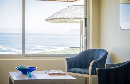 De Kelders House | Crayfish Lodge Sea & Country Guest House