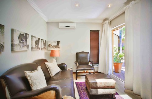 Centurion Apartment | Accommodation @ Van's