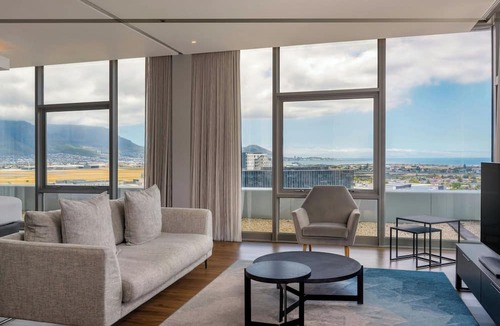 Century City Hotel | Cape Town Marriott Hotel Crystal Towers