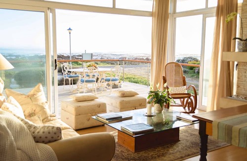 Sandbaai House | 138 Marine Beachfront Guesthouse