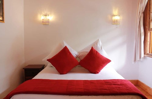 Simon's Town Bed & Breakfast | Central Hotel Guest House
