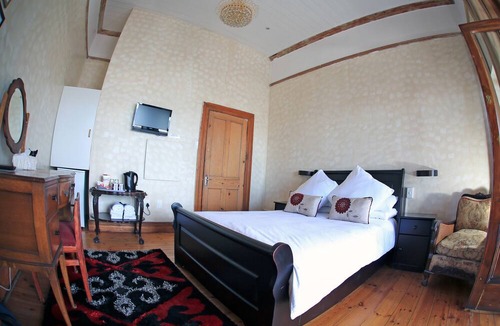 Simon's Town Bed & Breakfast | Central Hotel Guest House