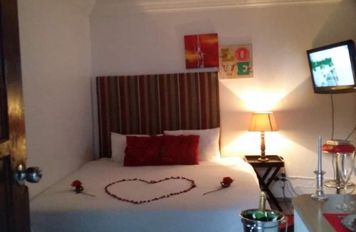 Greater Johannesburg Metropolitan Area House | Bruno Comfort Suites