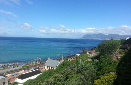 Redhill House | Sea views from every room of this lovely Muizenberg house